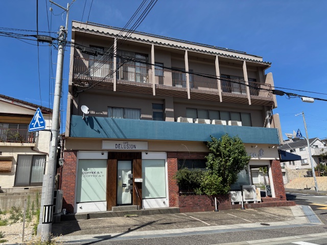 光山ビル1階　神戸市須磨区白川台1丁目　軽自動車区画3台含む